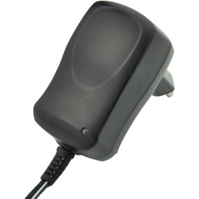   Uniross univerzális adapter 3- 12V, 6 féle csatlakozó, 1500mA, 18W, EU