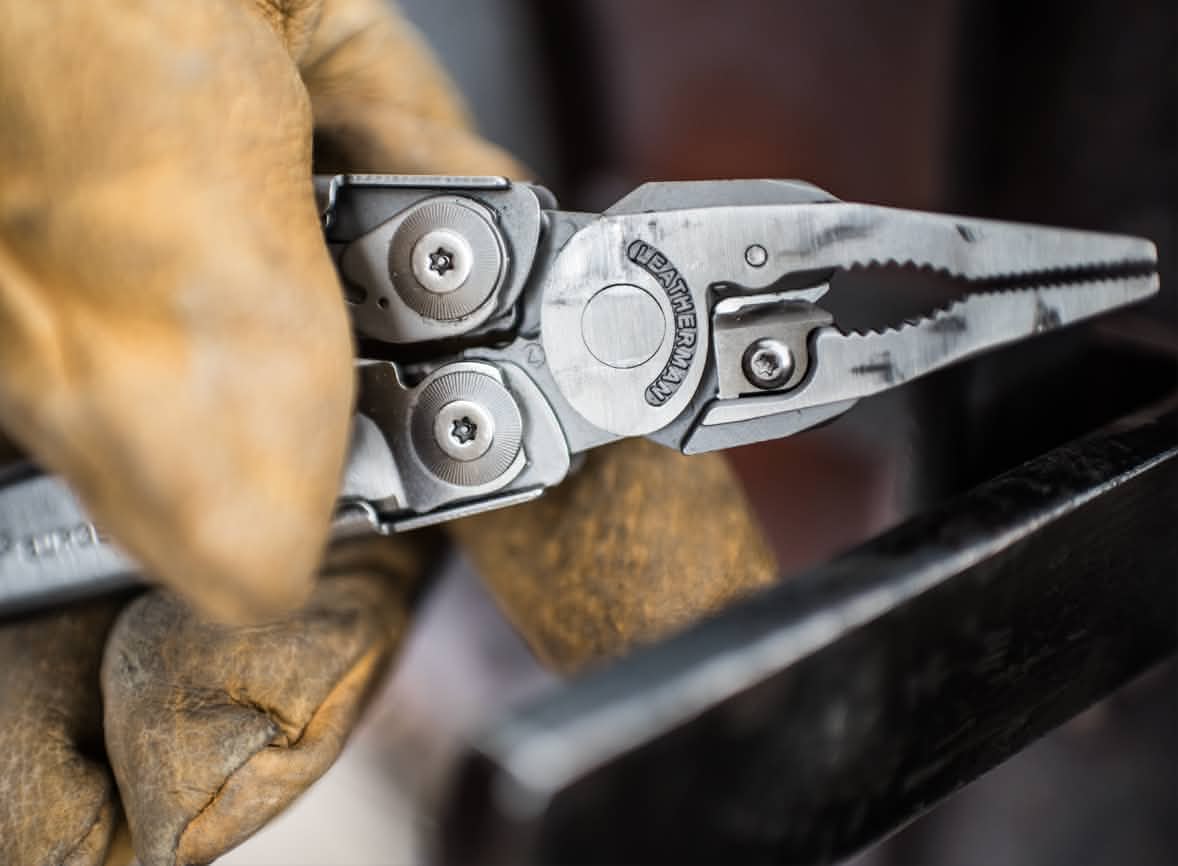 Leatherman Surge használat közben